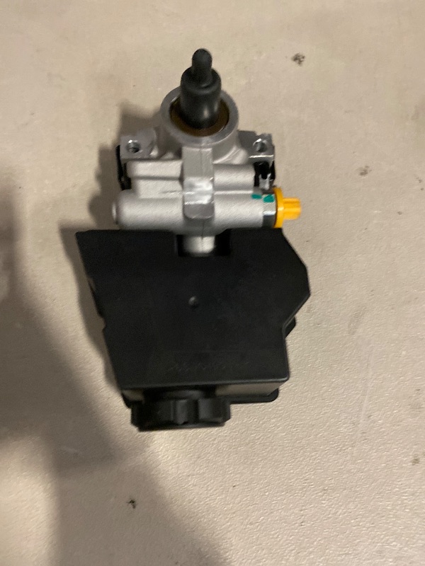 Photo 1 of 20-69849 Power Steering Pump, Fit for Camaro 5.7L V8 1998-2002 & Firebird 5.7L V8 1998 1999 2000 2001 2002, Power Steering Pump with ReservoirReplacement for 20-69849