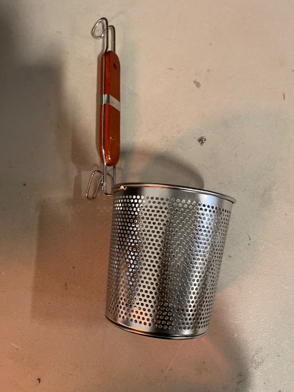 Photo 1 of Tenta Kitchen Micro-Perforated Stainless Steel Pasta Basket Mesh Spider Food Dumpling Noodle Strainer,Fine Mesh Skimmer Kitchen Fine Sieve Mesh Strainer with Wooden Handle (Strainer, 12cm)