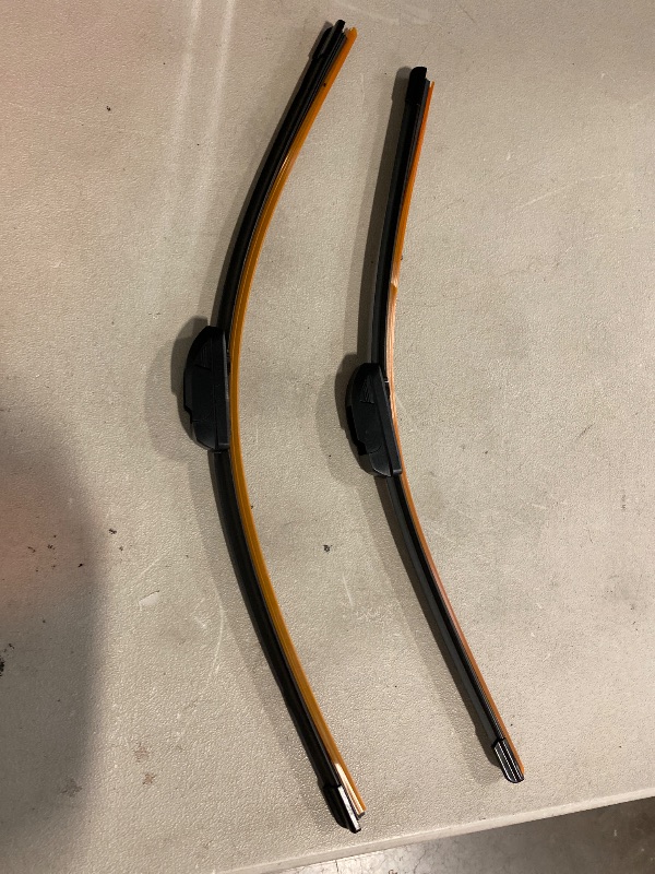 Photo 1 of 24in, 21in Car Wiper Blades Front