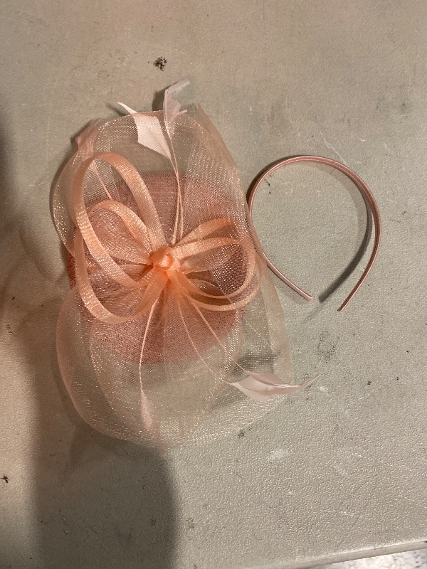 Photo 1 of DRESHOW Fascinators Hats for Women Tea Party Fascinator Hats Vintage 50s Headwear Cocktail Wedding Church Derby Hat