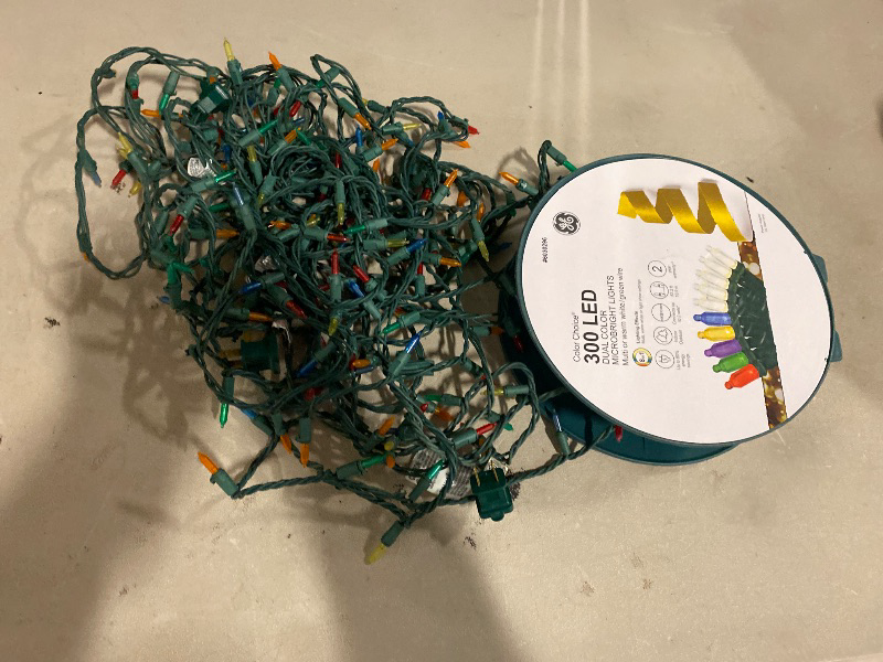 Photo 1 of GE Color Choice 300 -Count 62.2-ft Multi-function White/Multicolor LED Plug-In Christmas String Lights
