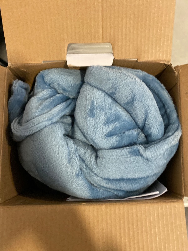 Photo 1 of 26" x 35" Flannel Neck&Shoulder&Back Heating Pad with 12 Temperature Settings& Countdown timer,Pain Relief for Back/Neck/Shoulders/Menstrual Pain, Christmas Gifts for Women Men Mom Dad(Light Blue)