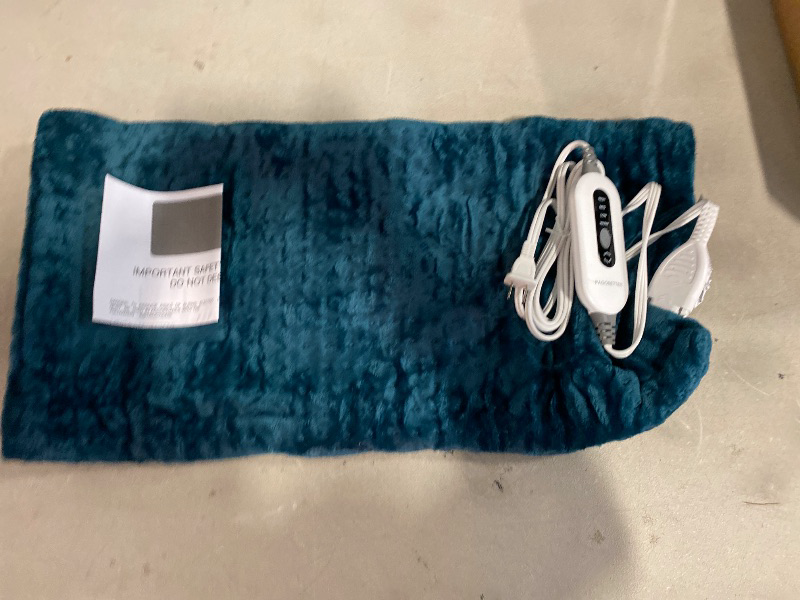 Photo 1 of 17''x33'' XXXL King Size Heating Pad with 4 Temperature Settings & 2 Auto-Off Countdown Timers, Pain Relief for Back/Neck/Shoulders/Abdomen/Legs, Christmas Gifts for mom dad (Blue)