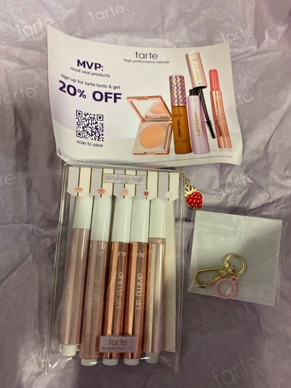 Photo 1 of Sweet Indulgences Maracuja Juicy Lip Vault