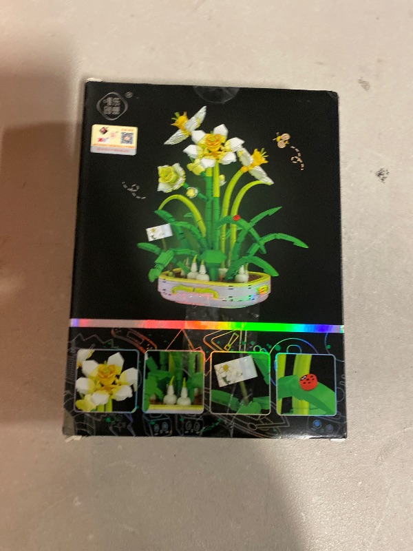 Photo 1 of Daffodil Bouquet Building Set, Mini Rose Artificial Flower Building Blocks, Decorative Home. for Boys and Girls Age 6 and Older.