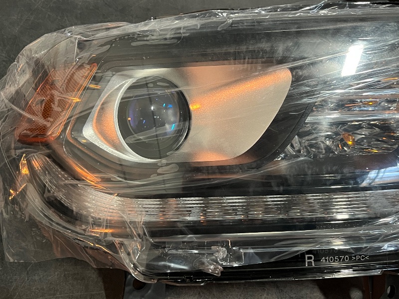 Photo 1 of Headlight Assembly 1 Piece Right Replacement Fits Dodge-Durango
