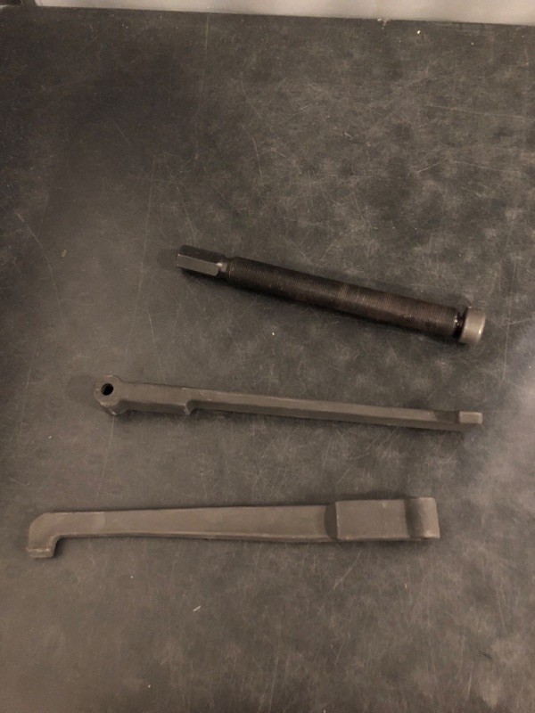 Photo 1 of Lower Bearing Carrier Puller Replacement for Yamaha, Johnson, Evinrude, Mercury, Honda, Mercruiser, for Most Gearcases 115hp and Above with Adjustable Arms
