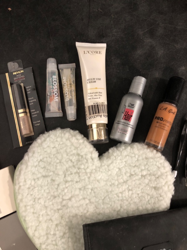 Photo 1 of 20pc Miscellaneous Brand Name Cosmetics & Accessories