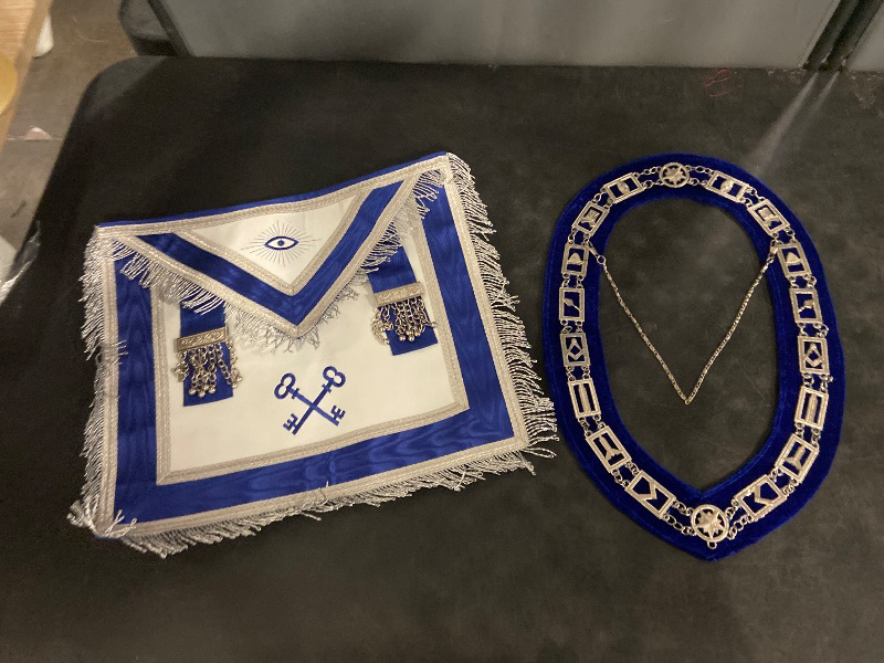 Photo 1 of Masonic Regalia blue lodge Master Treasure Apron With Chain Collar & Jewel silver
