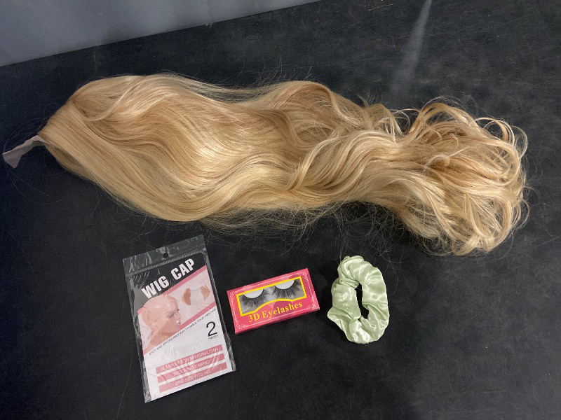 Photo 1 of Mixed Blonde Long Wave Wig for Women -26inch Middle Part Long Curly Wig Heat Resistant Synthetic Hair Looking Natural, Fiber Wig for Daily Party Use
