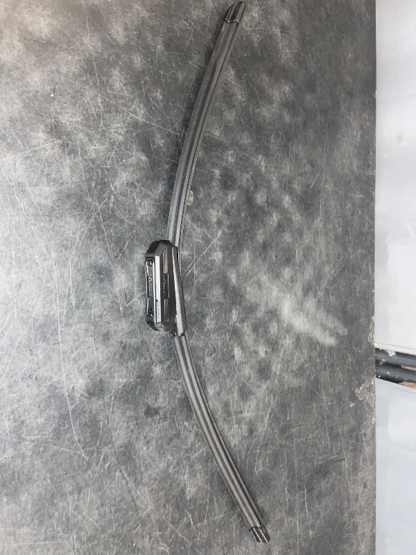 Photo 1 of Rain-X 830226 WeatherArmor Beam Wiper Blades, 25 Inch Windshield Wipers (Pack of 1), Automotive Replacement Windshield Wiper Blades With Industrial Grade Synthetic Rubber Squeegee