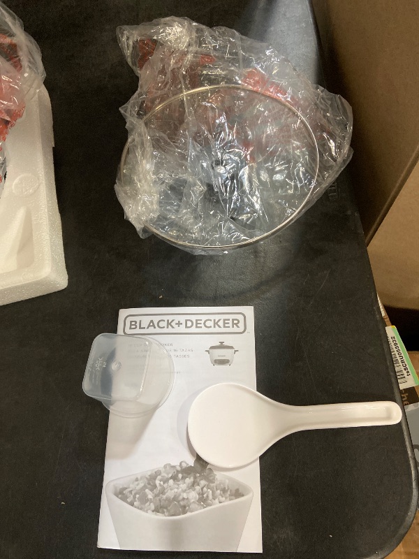 Photo 1 of Black+Decker 2-in-1 Rice Cooker and Food Steamer, 16 Cup (7 Cup Uncooked), White, RC516C