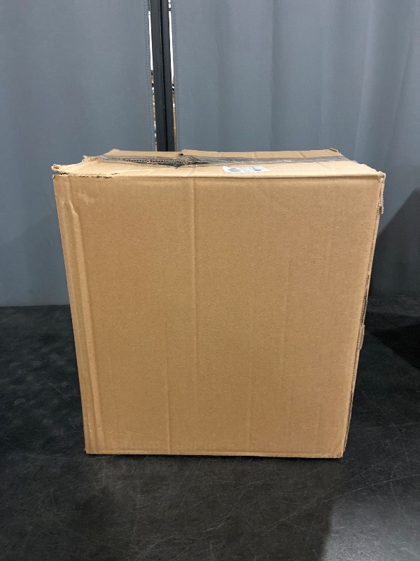 Photo 1 of 50PCS Gold Charger Plates 13" Round Charger Plates Bulk Reef Chargers for Dinner Plate Decorative Gold Chargers Plastic Plate for Wedding Party Event Baby Bridal Shower Table Decoration
