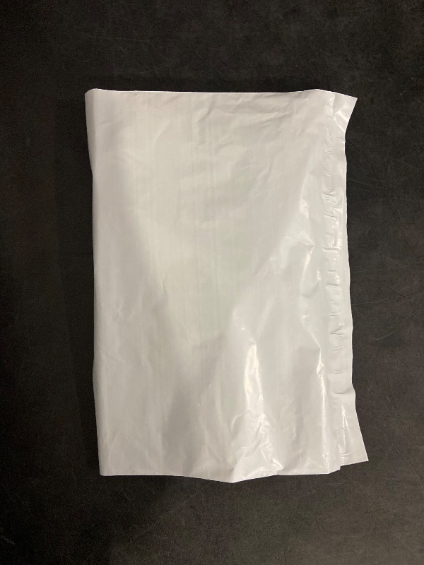 Photo 1 of Size L(12/14) navy blue New York Yankees short-sleeve t-shirt with a distressed graphic print.