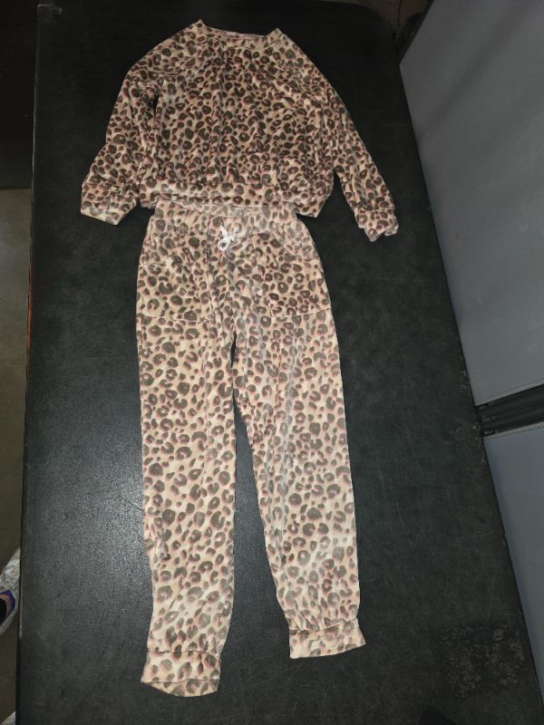 Photo 1 of M (8) Cat & Jack Girls Leopard Print Fuzzy Pajama Set