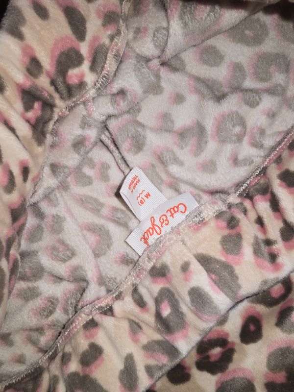 Photo 1 of M (8) Cat & Jack Girls Leopard Print Fuzzy Pajama Set