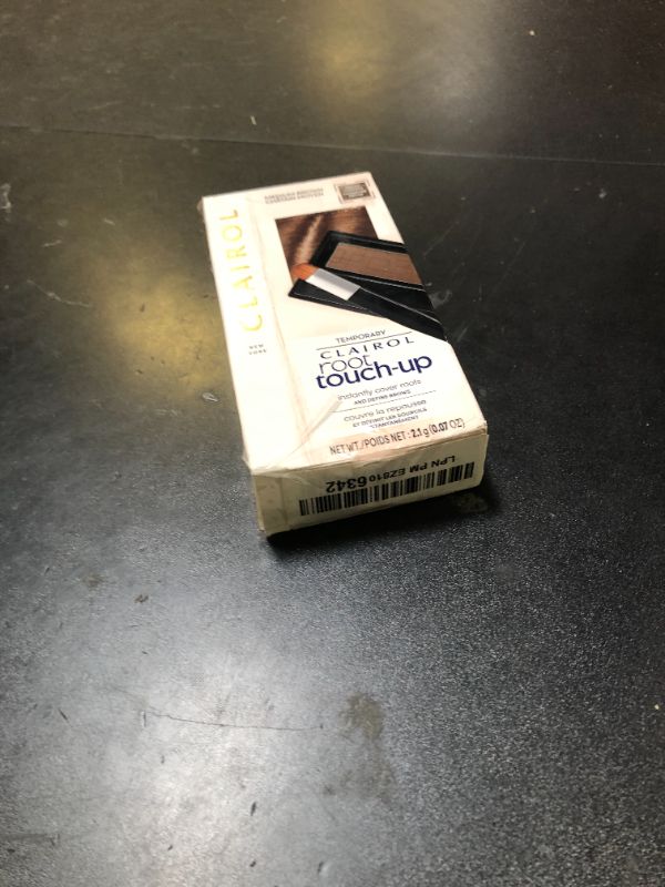 Photo 1 of Clairol Root Touch-Up Temporary Concealing Powder, Medium Brown Hair Color, Pack of 1