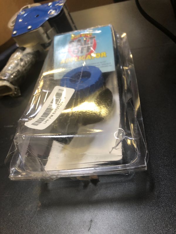 Photo 1 of STAR BRITE Salt Off Applicator – Marine Engine Flush & Salt Remover Spray Tool for Boats, Trailers, Fishing Gear, Dive Equipment, and More