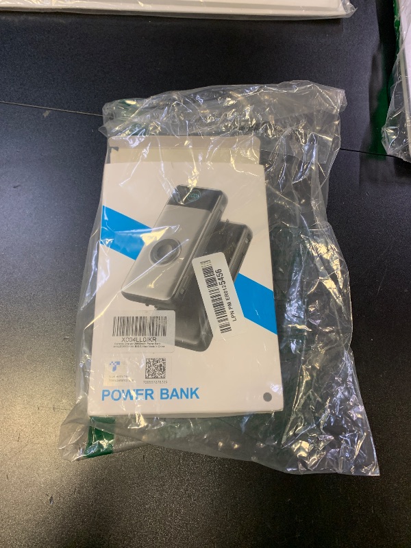 Photo 1 of Portable Charger 26800mah for iPhone with Built-in Cables & AC Wall Plug,6-in-1 USB C Power Bank with iWatch Charger,25W PD Fast Charging Battery Pack for iPhone16/15/14/ 13/12,Android,Apple Watch etc