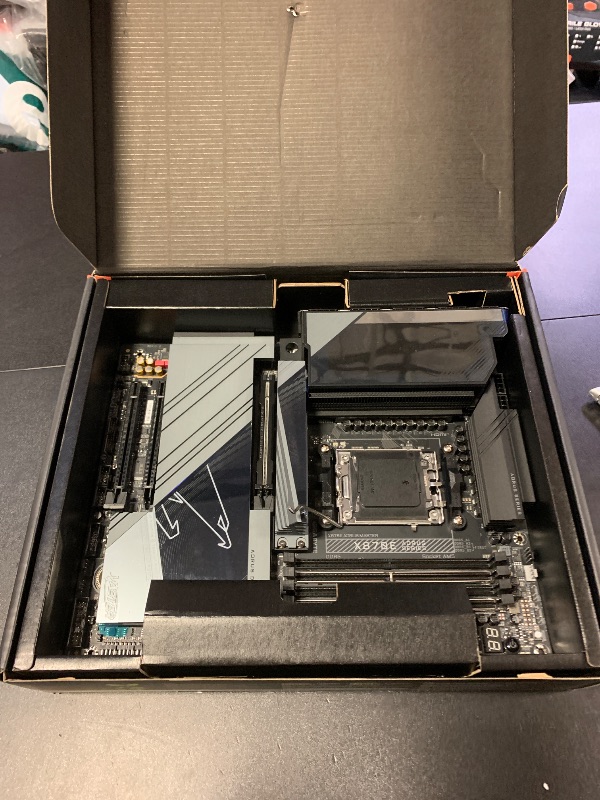 Photo 1 of GIGABYTE X870E AORUS Master AMD AM5 LGA 1718 Motherboard, ATX, DDR5, 4X M.2, PCIe 5.0, USB4, WIFI7, 5GbE LAN, EZ-Latch, 5-Year Warranty
