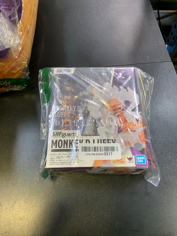 Photo 1 of TAMASHII NATIONS - One Piece - Monkey D. Luffy -GEAR5- S.H.Figuarts Action Figure