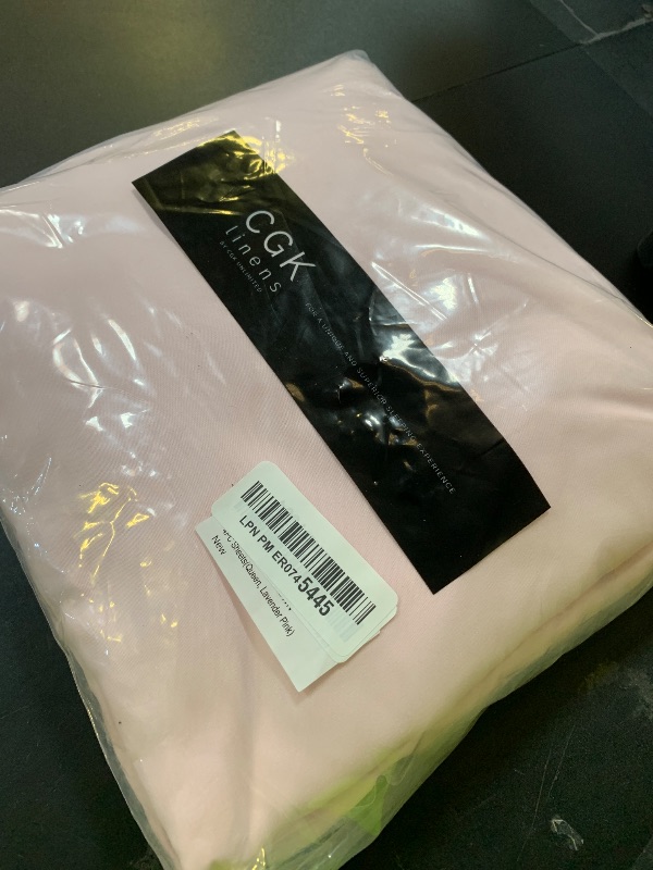 Photo 1 of Queen Size 4 Piece Sheet Set - Comfy Breathable & Cooling Bed Sheets Set - Hotel Luxury Bedding for Women, Men, Kids, Teens, Boys & Girls - Deep Pockets, Soft, Wrinkle Free - Oeko-Tex - Lavender Pink