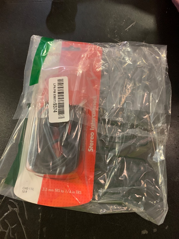 Photo 1 of HOSA CMS-110 3.5 mm TRS to 1/4 inch TRS Stereo Interconnect Cable, 10 feet, Black (CMS110)