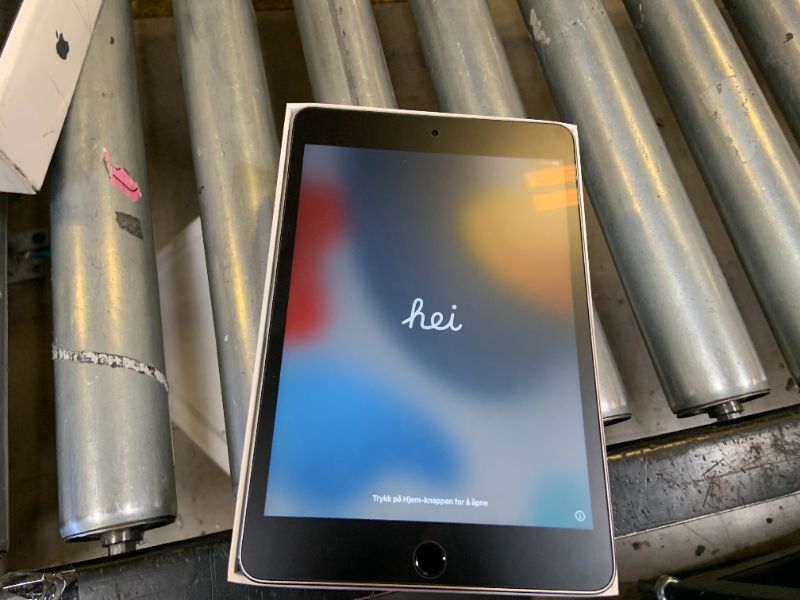 Photo 1 of Apple Ipad Mini 4 A1538 7.9"