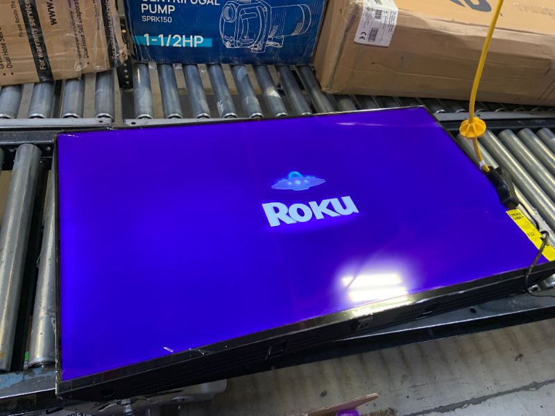 Photo 1 of Roku Smart TV 2025 – 43-Inch Select Series, 4K HDR TV – RokuTV with Enhanced Voice Remote – Flat Screen LED Television with Wi-Fi for Streaming Live Local News, Sports, Family Entertainment