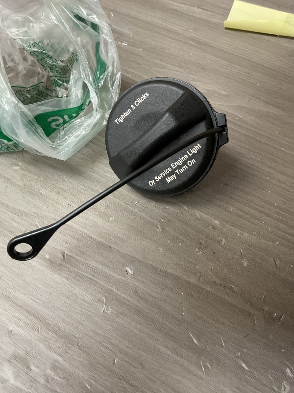 Photo 1 of Gas Cap Replacement 95995094 for Buick LaCrosse Rendezvous,Chevy Malibu Impala Equinox Colorado Trailblazer,Cadillac CTS STS DTS SRX XLR,Pontiac G5 G6 Grand Prix,GMC Canyon Envoy Savana Fuel Cap