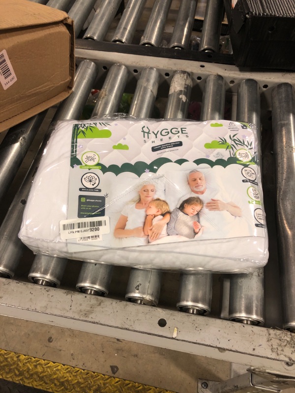 Photo 1 of Hygge Sheets®? Organic Washable Incontinence Bed Pads for Adults & Kids - 100% Waterproof Reusable Mattress Protector Underpads - Rayon derived from Bamboo - Queen