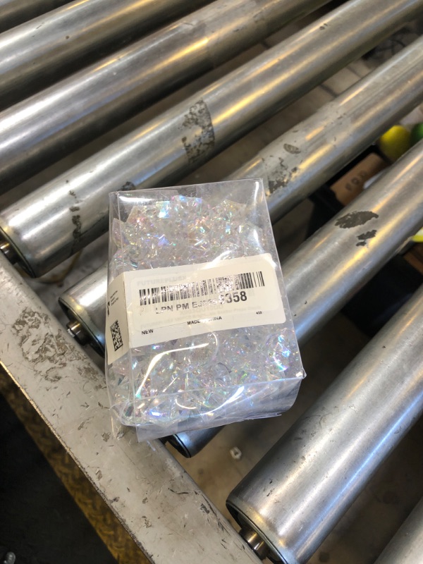 Photo 1 of FUTUREPLUSX 180PCS Fake Ice, Vase Filler Acrylic Fake Diamonds Clear Rocks for Fish Tank Table Scatter Decor