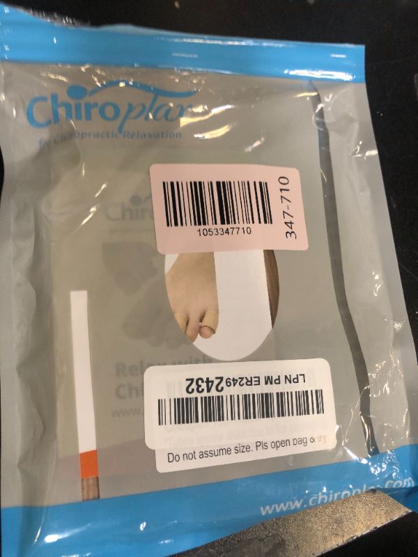 Photo 1 of Chiroplax Toe Tubes Sleeves Protectors Cushions Fabric & Gel Lining Separator Tubing Finger, Bunion, Hammer Toe, Callus, Corn, Blister (5 Pack, Size Medium)
