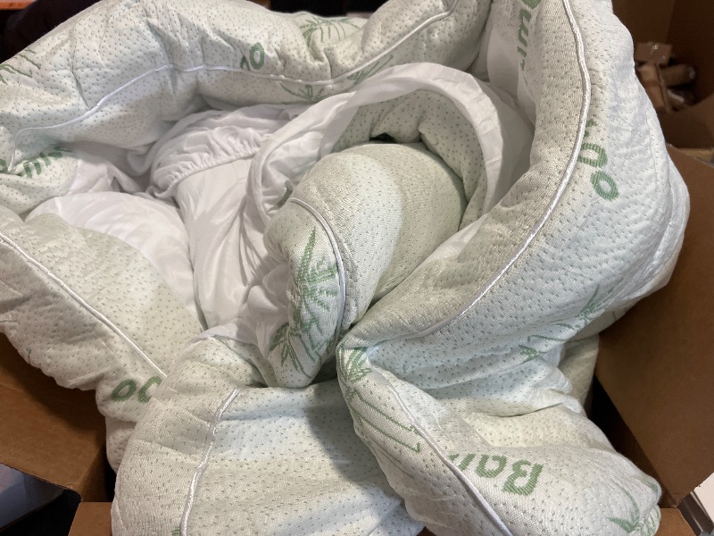 Photo 1 of Queen Mattress Topper Queen Size, Cooling Extra Thick Breathable Viscose Made from Bamboo Mattress pad, Soft Quilted Fitted Mattress Cover with 1000 GSM Down Alternative Fill (8-21”Deep Pocket)
