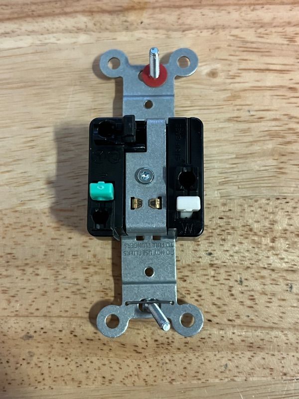 Photo 1 of Hubbell Wiring Device-Kellems EdgeConnect™ Twist-Lock® Series, Locking Devices,HBL4760ST Receptacle
