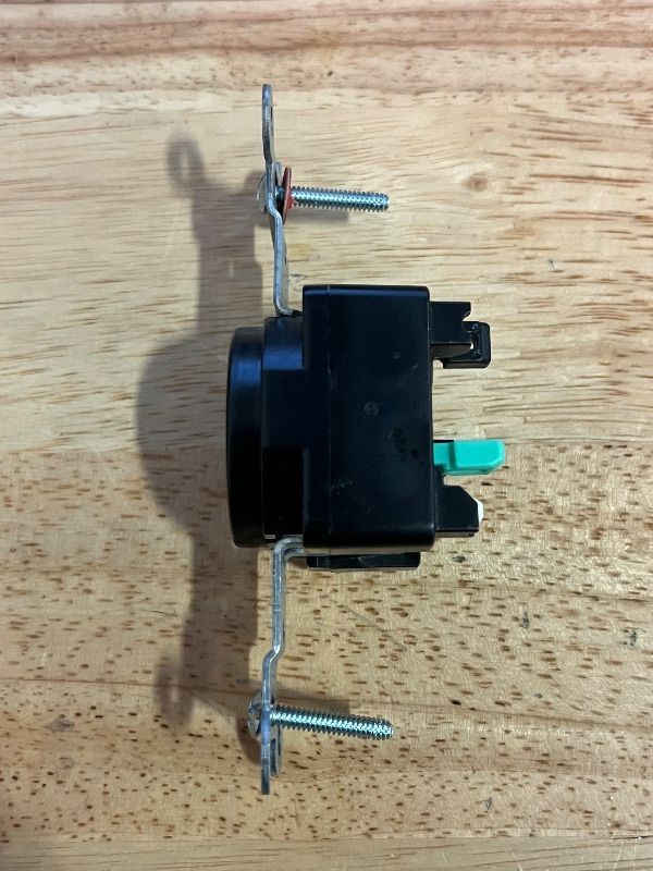 Photo 1 of Hubbell Wiring Device-Kellems EdgeConnect™ Twist-Lock® Series, Locking Devices,HBL4760ST Receptacle
