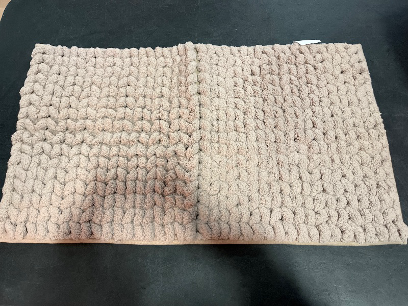 Photo 1 of LUMI Luxury Bathroom Rug, Ultra Soft Quick Dry Bath Mat, Non-Slip Absorbent Thick Chenille Bath Rug, Cozy Braid Design Floor Mat for Bathtub, Sink, Laundry, Bedroom, Beige
