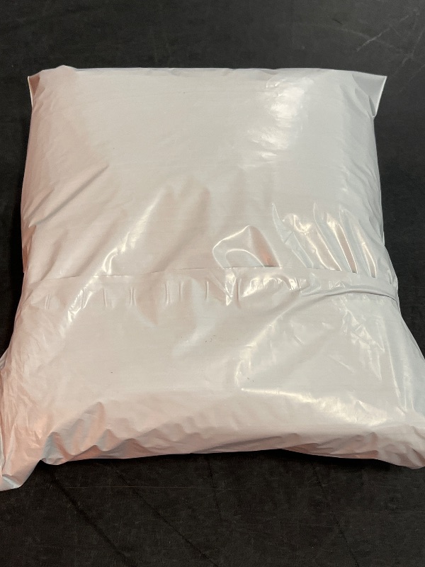 Photo 1 of Amazon Basics Puppy Pads with Quick-Dry 5-Layer Leak-Proof Design for Potty Training, X-Large Size, Pack of 40, Blue & White