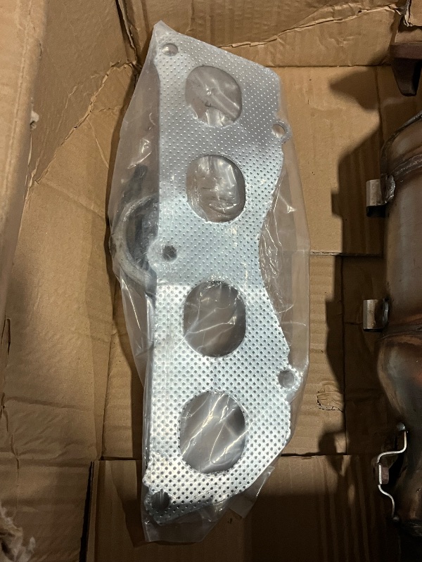 Photo 1 of High Flow Front Catalytic Converter Fits for Toyota Camry 2012 2013 2014 2.5L L4 Only Fit PZEV Catalytic Convertor Direct-fit 674-298 25051-0V040
