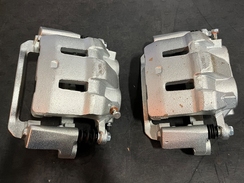 Photo 1 of DRIVESTAR 18B4790 18B4791 Front Brake Calipers for Ford 1999-2004 F250 Super Duty/ 1999-2004 F350 Super Duty/ 2000-2005 Excursion, OE-Quality New Disc Brake Caliper Pair
