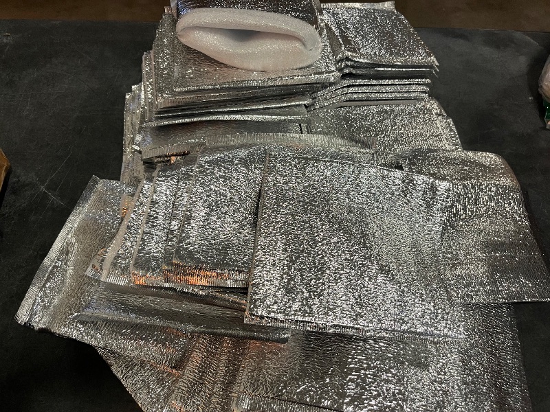 Photo 1 of 25 Pack Reusable Insulation Bags, Thermal Box Liners for Cold and Hot Food, Insulated Shipping Mailers Envelope Bags for Lunch Food Bento Camping Picnic
