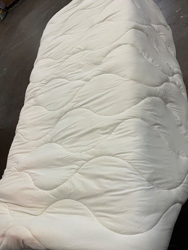 Photo 1 of Bedsure Queen Mattress Pad - Quilted Fitted Mattress Topper Protector with 8-21 Inches Deep Pocket, Noiseless Breathable Bed Cover Padded, Machine Washable, White, 60x80 Inches
