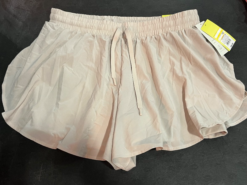 Photo 1 of (M) Women's Woven High-Rise Flutter Shorts 2.5" - All in Motion™