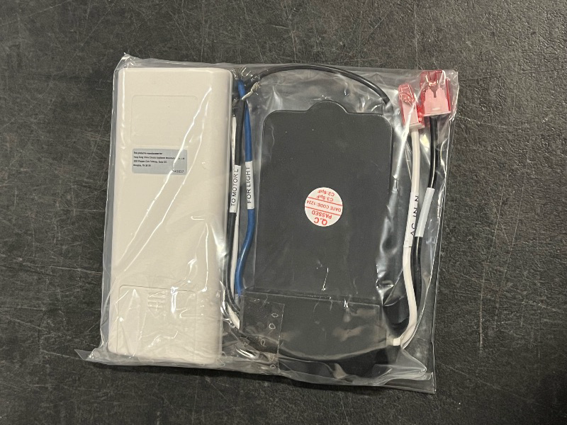 Photo 1 of Harbor Breeze 40837 Off-White Handheld Universal Ceiling Fan Remote Control
