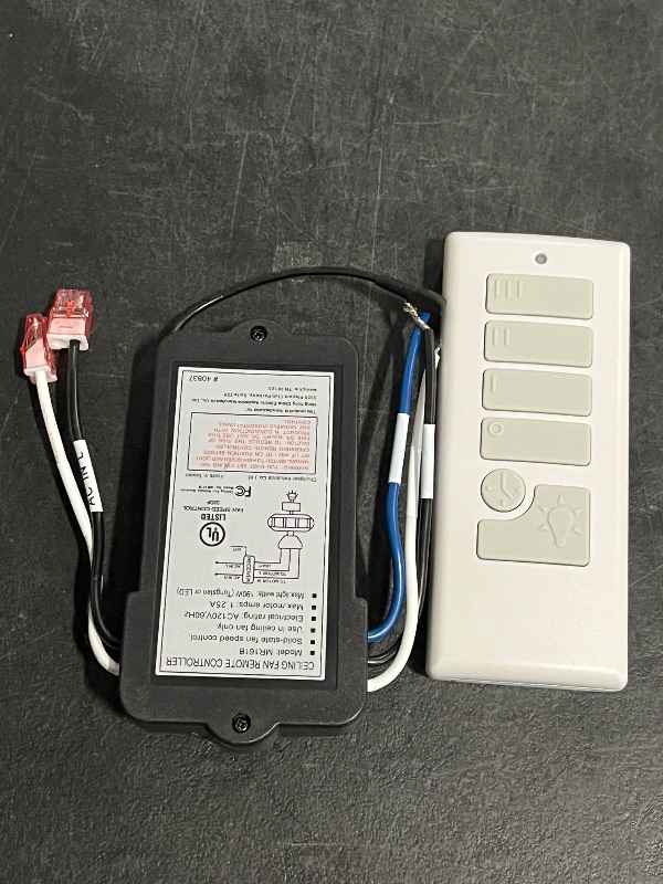 Photo 1 of Harbor Breeze 40837 Off-White Handheld Universal Ceiling Fan Remote Control
