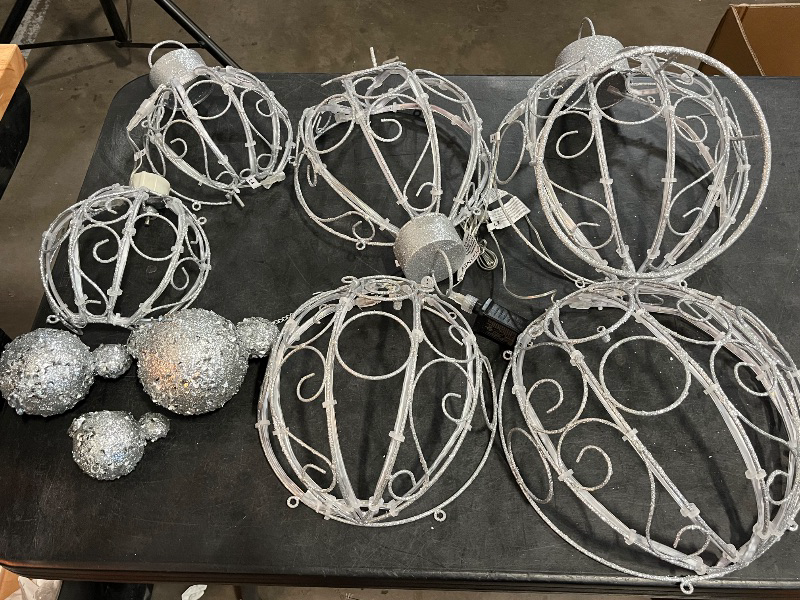 Photo 1 of Disney 36-in Lighted Ornaments Animatronic