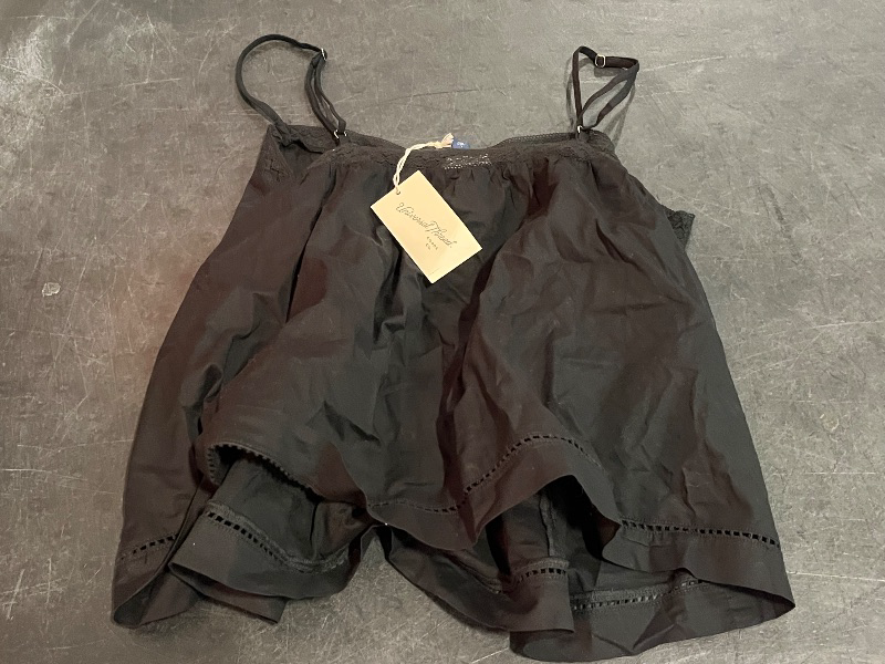 Photo 1 of (L) Women's Lace Cami - Universal Thread™ Black L
