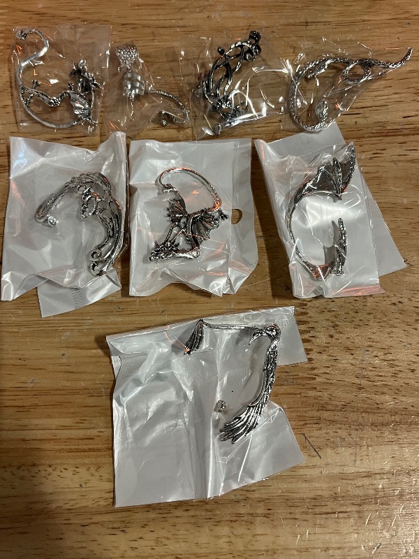 Photo 1 of 8 Pcs Punk Earrings Dragon Ear Cuff Vintage Retro Snake Bat Crow Ear Climber Earrings Gothic Ear Clip Wrap for Women Men Party Dress