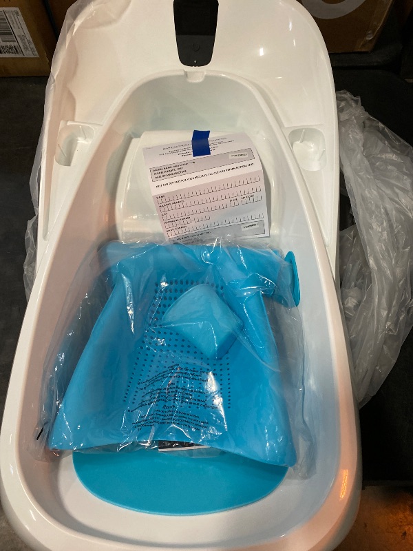 Photo 1 of 4moms Cleanwater Tub, 3-in-1 Grow-with-Me Baby Bathtub with Digital Thermometer for Newborns to Toddler, Assembled in The USA