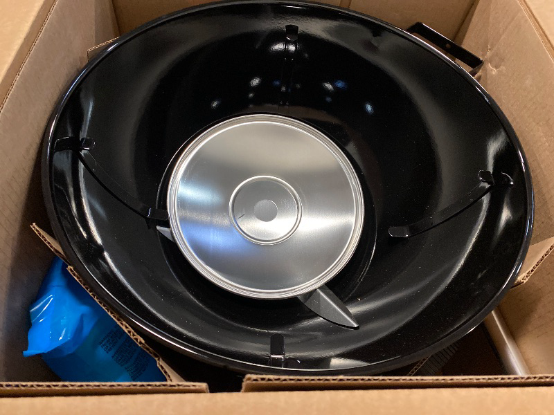 Photo 1 of Original Kettle Charcoal Grill 18"